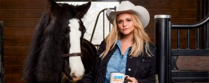 Miranda Lambert Gifts Pet Supplies to Animal Shelters