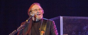 ‘Stephen Stills Live at Berkeley 1971’ Captures the Legendary Singer-Songwriter’s Solo Success