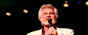 4 Country Tearjerkers From 1980 That Still Give Us Goosebumps