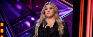 Kelly Clarkson Reveals She Will Not Be Touring to Promote Her New Album