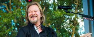 Travis Tritt Announces Solo Acoustic Tour Dates for 2024