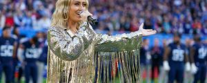 Watch: Brooke Eden and Jordan Harvey Perform National Anthem at London NFL Game