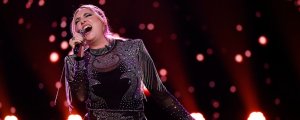 Hear Her Roar! Watch Jacquie Roar Belt Out Heart’s “Alone” on ‘The Voice’