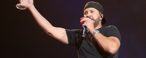 Watch American Idol’s Luke Bryan Take Katy Perry & Lionel Richie on an Adventure Around His Hometown