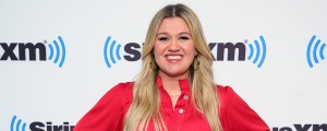 Kelly Clarkson Reveals One Thing Her Kids Are “Not Allowed” To Have at Home “Ever”