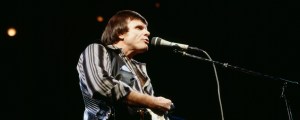 The Meaning of “Runaway” by Del Shannon and Why It Sounded Unlike Anything Else on the Jukebox