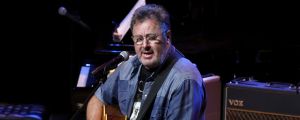 Vince Gill Recalls His Biggest Onstage Screw-Up Ever: “That Could’ve Been Really, Really Bad”