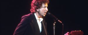 Bob Dylan’s “Tangled Up In Blue” Was Inspired by This Unimpressed Musician