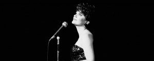 Behind the Album: How Linda Ronstadt’s Risk-Taking Paid Off with ‘What’s New’