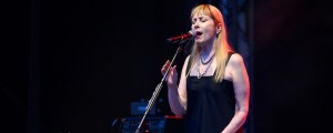 6 Suzanne Vega Songs Besides “Luka” and “Tom’s Diner” Everyone Should Know