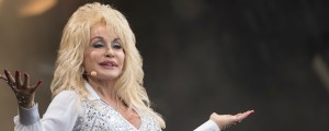 “I Think I Have Offended Him”: Why Dolly Parton Thought Bob Dylan Was a “Weird Buckaroo”