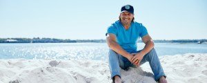 Exclusive Premiere: Dave McElroy Pens Ode to His Band With Rollicking “Good Time Guys”