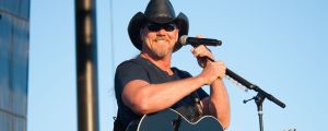 4 of the Wildest, Eyebrow-Raising One-Liners in Country Music History