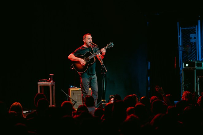 Photo of Dave Matthews by David Loi