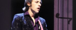 3 Guitar Solos From the 1970s That Likely Made You Ask Yourself “How Is That Even Possible?”