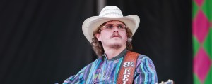 Country Singer Cuts Oklahoma Show Short Over Fans’ Beer-Throwing Antics