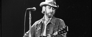 On This Day in 2017, Country Music Lost Its “Gentle Giant”—From 17 No. 1 Songs to Burt Reynolds’ Co-Star