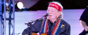 3 Classic Country Stars Who Are Still Touring Today After Decades on the Road