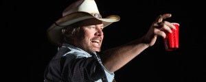 At No. 1 on This Day in 2004, the Dominant Country Album That Gave This Departed Icon His Second Chart-Topper