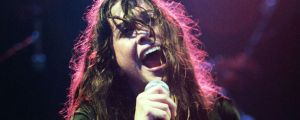 This 1995 Alanis Morissette Song Might Be About a Famous Actor
