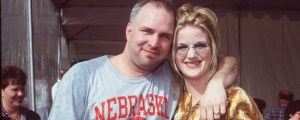 4 Country Love Songs From the 90s That Are Over-the-Top Romantic