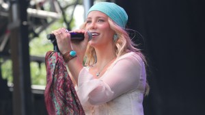 “I Can’t Believe This Is Real Life”: Sam Barber Surprises Avery Anna With ACM Award at Texas Festival