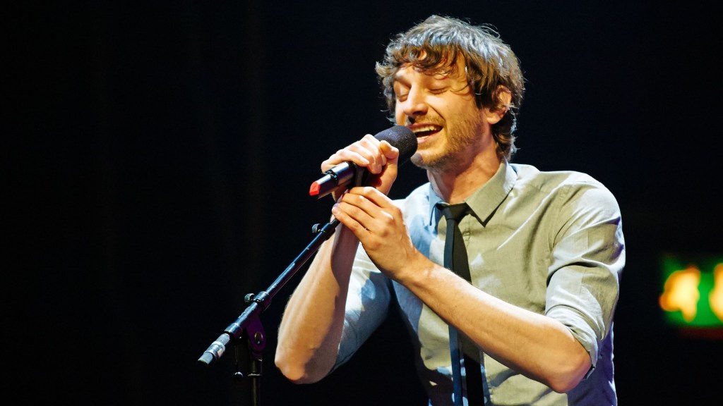 3 One-Hit Wonders From the 2010s We Hear All the Time in Shopping Malls and Grocery Stores