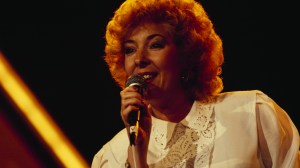 The Story Behind Barbara Fairchild’s Emotional Support One-Hit Wonder From 1972