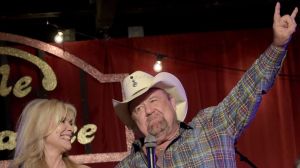 On the Charts This Day in 1984, Johnny Lee and Lane Brody Ruled With the Theme Song to a Beloved NBC Television Series