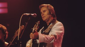 4 Country No. 1 Hits From 1975 That Still Feel Classic