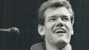 On the Charts 38 Years Ago, Randy Travis Was Back at No. 1 With an Album That Solidified Him as One of the Decade’s Greatest Country Singers