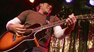 Born in Arkansas on This Day in 1966, the Soap Opera Star Turned Country Singer Who Penned a No. 1 Hit for Toby Keith