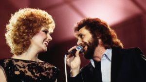 Born in Ohio 68 Years Ago Today, the Daughter of Country Music’s Sweetheart Who Followed Her Famous Mother to the Top of the Charts
