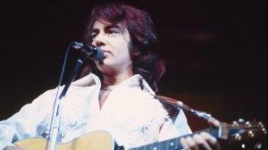 Neil Diamond Was Shocked That This “Basic” Song Ever Became a Hit in 1972