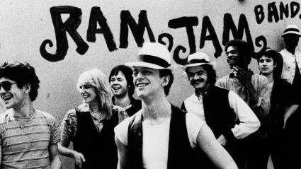 3 One-Hit Wonders From 1977 With Melodies That Still Echo Decades Later