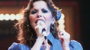 Why This 1960s Country One-Hit Wonder Once Admitted To “Wanting To Choke an Entire Audience” on Someone Else’s Behalf
