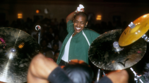 You Won’t Believe How Few People Listen to These 3 Iconic 1990s One-Hit Wonders Today