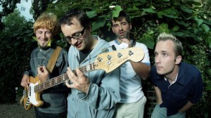 3 One-Hit Wonders From the 2000s With Melodies That Still Echo Decades Later