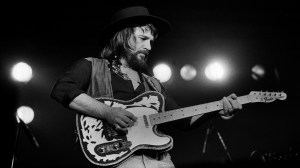 3 Country Songs From 1977 That Every Small-Town Kid Still Knows by Heart