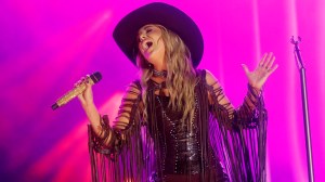 The Nashville Crowd Lost It When Lainey Wilson Brought Out Taylor Swift for “Love Story”