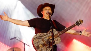 Rhett Akins Breaks Down as Jon Pardi Invites Him To Join The Grand Ole Opry