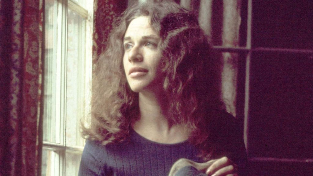 4 No. 1 Hits From 1971 That Are Still Just as Infectiously Catchy Today