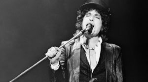Remember When Bob Dylan Extensively Utilized a Co-Writer on a Classic Album in 1976?