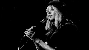 4 Fleetwood Mac Songs That Everyone Needs To Know (But They Weren’t All Big Hits)