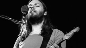 5 Songs From 1975 That Are Still Like an Emotional Gut-Punch Five Decades Later