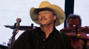 Country Star Overtakes George Strait and Alan Jackson in the Record Books