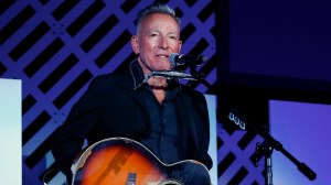 Bruce Springsteen “Heartbroken” Over the Death of His Dear Friend and a Pioneering Music Legend