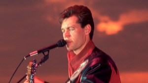 On This Day in 1985, Randy Travis Released His Debut Single, a Commercial Disappointment That Became a No. 1 Hit