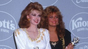 4 Country Songs From 1986 That Every Elder Millennial Can Still Sing Word for Word