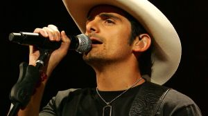 Brad Paisley Called This 2009 Song “Perfect” Even Though It Busted His No. 1 Streak